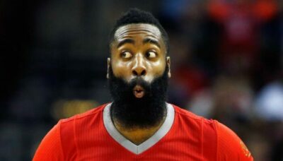 NBA – Harden marque un énorme panier face à Wall… devant un invité de marque !