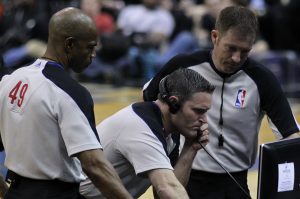NBA : La ligue explore des possibilités pour améliorer l&rsquo;arbitrage