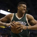 NBA – Top 10 de la nuit : Giannis Antetokounmpo redonne 10 ans d’électricité gratuite à Milwaukee avec ce moulin à vent