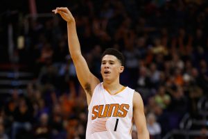 NBA – Top 10 Plays du Mois : Devin « 70 points » Booker plus fort que les buzzer-beaters
