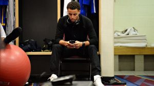 NBA – Pour Curry, les réseaux sociaux sont néfastes à la concentration en Playoffs