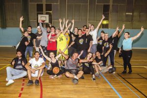 Tournoi Parlons Basket – Une haie d’honneur pour nos bénévoles, ces héros