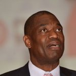 NBA – Dikembe Mutombo travaille sur un rachat des Rockets