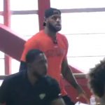 Insolite – LeBron James hyperactif au match de son fiston !