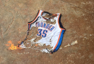 Insolite – Kevin Durant veut mettre une institutrice d&rsquo;Oklahoma en prison