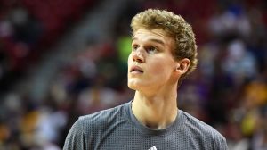NBA – Lauri Markkanen pourrait jouer pivot avec Chicago