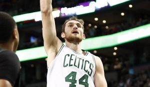 NBA – Tyler Zeller s&rsquo;engage avec les Nets
