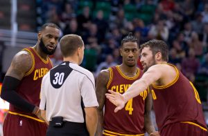NBA – L&rsquo;arbitrage s&rsquo;attaque à deux règles sur les fautes