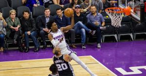 NBA – De&rsquo;Aaron Fox brille déjà pour sa première