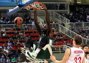 Euroleague – Le Top 10 de la journée : Mathias Lessort secoue le cercle, Jayson Granger entre les jambes !