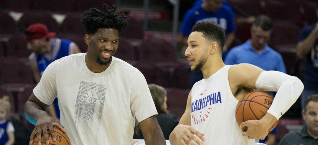 Joel Embiid et Ben Simmons sous le maillot des Sixers