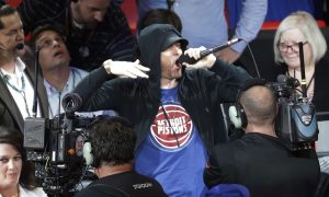 Insolite – Eminem chauffe le public de Detroit avant leur opening night