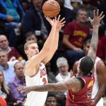 NBA – Lauri Markkanen a tapé dans l’oeil de LeBron James