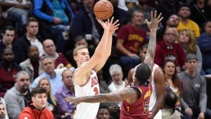 NBA – Lauri Markkanen a tapé dans l&rsquo;oeil de LeBron James
