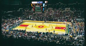 NBA – Kyrie Irving se dit inquiet à propos du nouveau parquet des Bucks