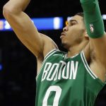 NBA – Jayson Tatum touché à la cheville