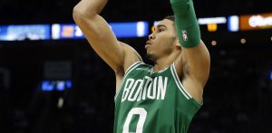 NBA – Jayson Tatum touché à la cheville