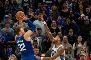 NBA : Highlights – Le tir victorieux de Blake Griffin qui terrasse les Kings !