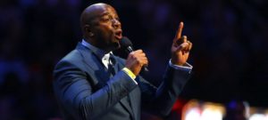 NBA – Magic Johnson ne forcera pas les Lakers à dépenser l&rsquo;été prochain