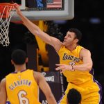 NBA – Top 10 de la nuit : Larry Nance Jr fait hurler le Staples Center avec ce poster terrifiant sur Kevin Durant !