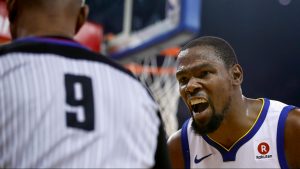 NBA – Après son expulsion, Kevin Durant change sa version