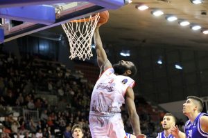 Eurocup – Top 10 des contres du mois de décembre : Julian « not in my house » Wright pour vous servir !