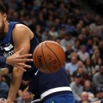 NBA – Top 10 de la nuit : Le duel épique entre Tyus Jones et LeBron James