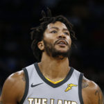 NBA – Derrick Rose va devoir encore patienter pour en savoir plus sur son avenir