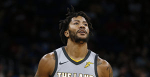 NBA – Derrick Rose va devoir encore patienter pour en savoir plus sur son avenir