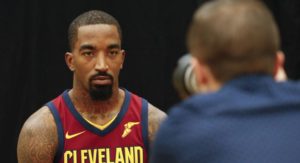 NBA – Les Cavs pourraient bien lâcher le pick des Nets ; J.R. Smith sacrifié ?