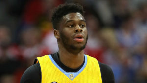 NBA – Les Knicks récupèrent Emmanuel Mudiay dans un échange à trois équipes