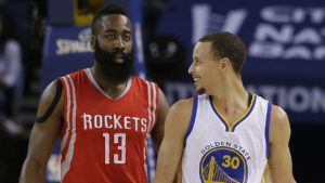 NBA – Un Warrior défend Steph Curry… et tacle James Harden