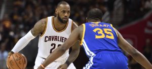 NBA – LeBron James prêt à rejoindre les Warriors cet été ?