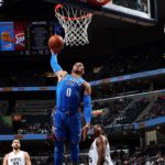 NBA – Top 10 de la nuit : Westbrook s’en tape de la Saint-Valentin, il préfère tomar