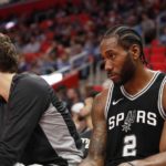 NBA – Kawhi Leonard retourne à New York pour continuer sa rééducation