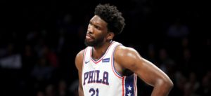 NBA – Joel Embiid blessé après un vilain choc à la tête