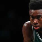 NBA – Top 10 de la nuit : Jaylen Brown fait plier le Jazz