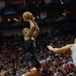 NBA – Top 10 de la nuit : Chris Paul s’amuse avec la défense des Wolves !