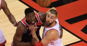 NBA – Les Français de la nuit : Scott Brooks n’a pas encore compris qu’Ian Mahinmi était monstrueux sur cette série…