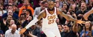 NBA – Top 10 Plays de Mars : LeBron ? Présent. LeBron ? Présent. LeBron ? Présent.