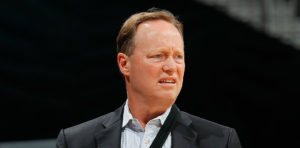 NBA – Les Hawks autorisent leur coach à négocier avec les Suns