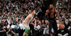 NBA – LeBron James sur Jayson Tatum : « c&rsquo;est un très bon joueur et il est sur le rythme pour devenir un très grand joueur »