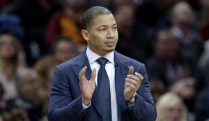 NBA – Tyronn Lue met en garde les Cavs contre un excès de confiance