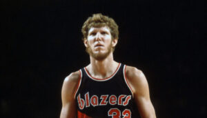 NBA – Flashback #31 : Avec le 1er choix de la draft 1974, les Blazers choisissent… Bill Walton !