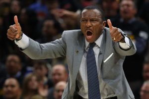 NBA – Insolite : Quand le compte Twitter des Raptors félicite… Dwane Casey