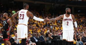 NBA – L&rsquo;ex-GM des Cavs explique pourquoi le duo LeBron/Kyrie n&rsquo;a pas fonctionné