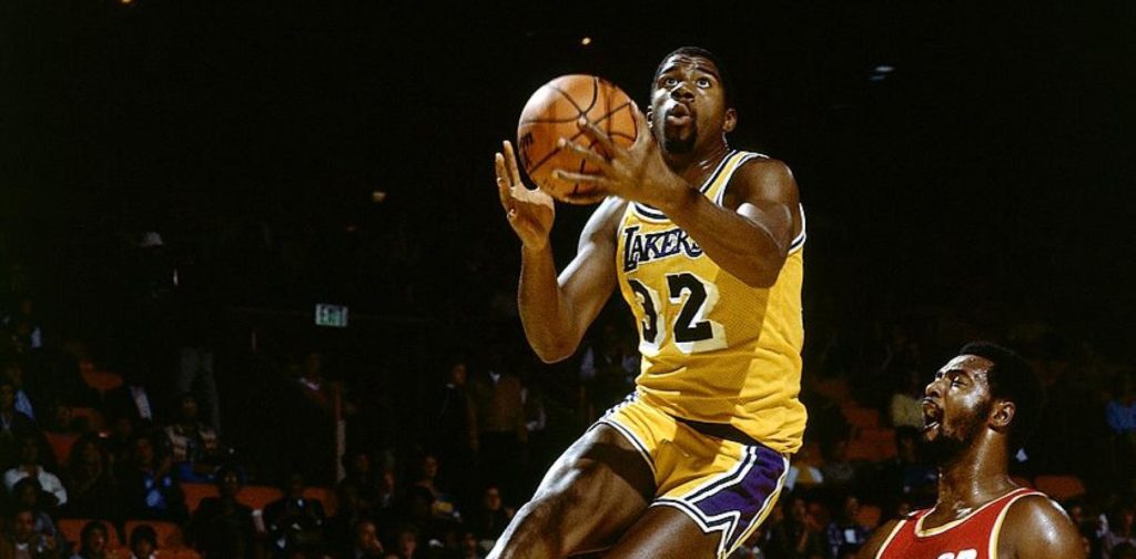 Magic Johnson sous le maillot de Lakers