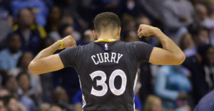 NBA – Steph Curry réagit aux insultes envers sa mère