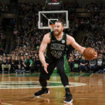 NBA – Aron Baynes reste aux Celtics