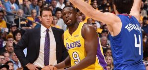 NBA – Phoenix pourrait absorber le contrat de Luol Deng et ainsi aider les Lakers